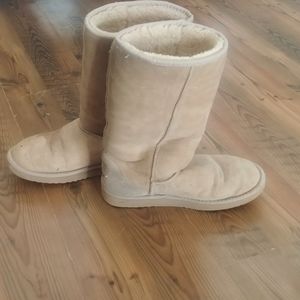 Tall tan UGG boots